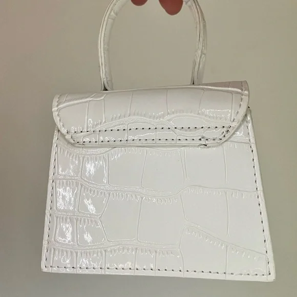 Purses - Picture 3 of 4